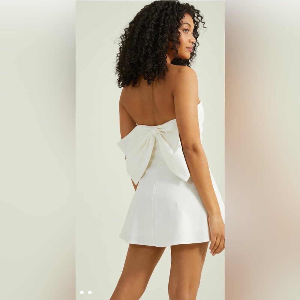WHITE DRESS